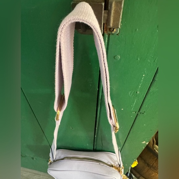 CROSS BODY TRUE LAVENDER BAG  NO NAME BRAND - Picture 2 of 11